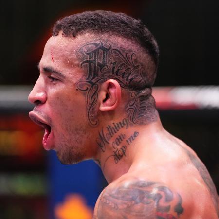 Brasileiro Carlos "Nightmare" Prates, o "Pesadelo", venceu Trevin Giles no UFC 