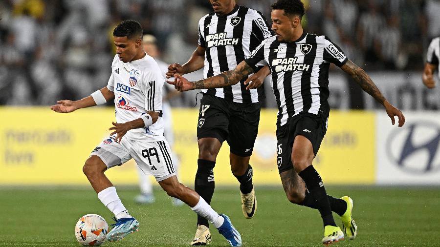 No contra-ataque, o Junior chegou aos 3 a 0 no Botafogo