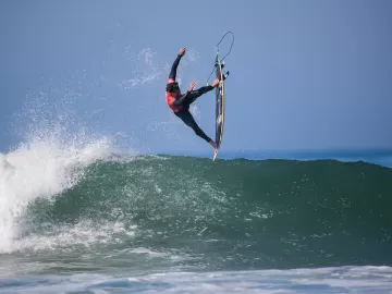 Italo vê John John ganhar nota quase perfeita e é vice no Mundial de Surfe