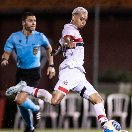 Matheus Alves é o camisa 10 da equipe sub-20 do São Paulo