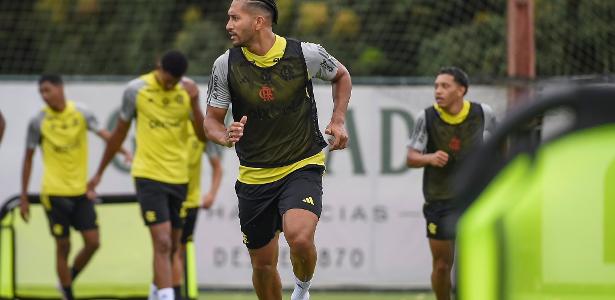 Zagueiro retorna ao Flamengo após breve passagem no Botafogo para disputar Carioca