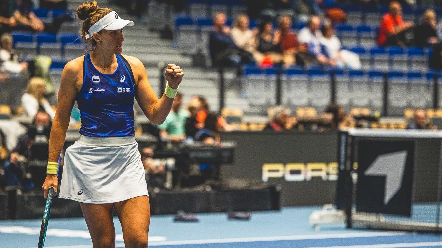 Beatriz Haddad Maia em jogo contra Jéssica Bouzas Maneiro pela Billie Jean King Cup de 2025 em Ostrava Beatriz Haddad Maia em jogo contra Jéssica Bouzas Maneiro pela Billie Jean King Cup de 2025 em Ostrava