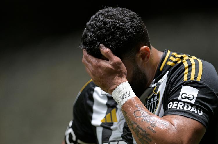 Hulk se lamenta durante Atlético-MG x Caracas, jogo da Sul-Americana Hulk se lamenta durante Atlético-MG x Caracas, jogo da Sul-Americana