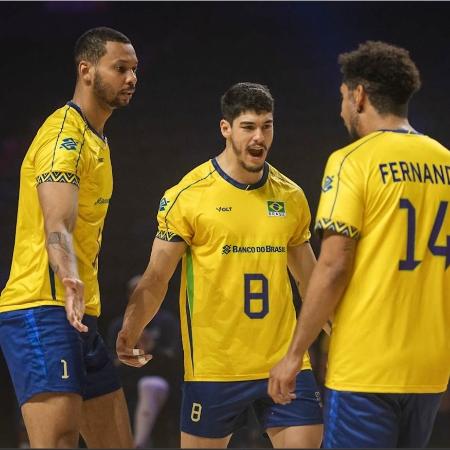 Brasil celebra ponto contra o Canadá pela Liga das Nações masculina