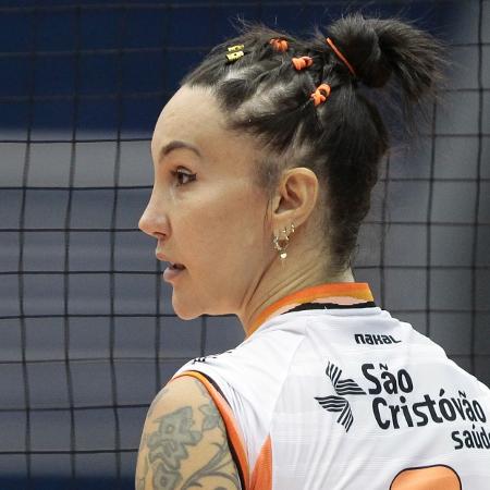 Tifanny em ação pelo Osasco São Cristóvão Saúde na Superliga Feminina de Vôlei 