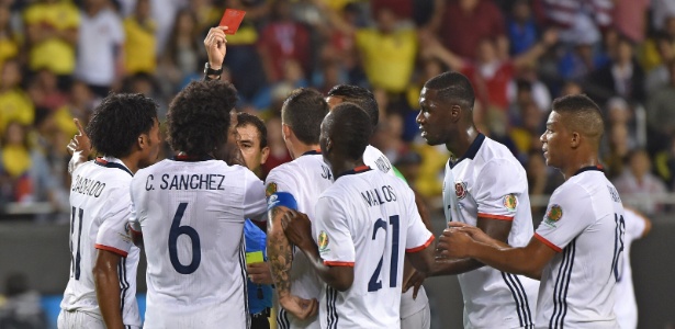 Carlos Sanchez é expulso no jogo Colômbia x Chile pela semis da Copa América - Nelson Almeida/AFP Photo - Nelson Almeida/AFP Photo
