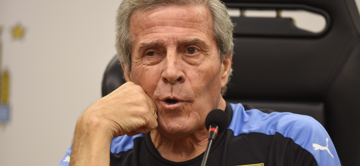 Óscar Tabárez deixou quatro nomes importantes da geração que reconduziu o Uruguai ao protagonismo - AFP PHOTO / MIGUEL ROJO 