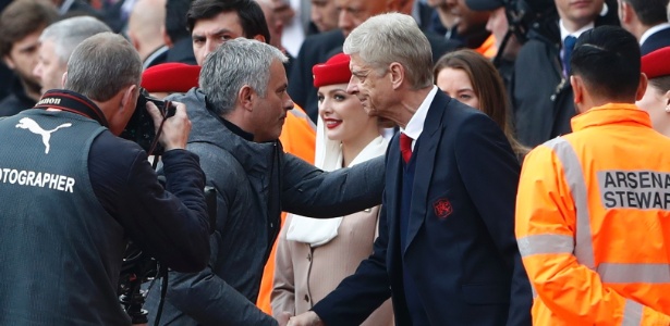 Mourinho e Wenger têm um histórico de encontros explosivos - Stefan Wermuth/Reuters