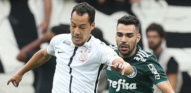 Rodriguinho e Bruno Henrique disputam bola durante Corinthians x Palmeiras na final do Paulistão - Cesar Greco/Ag Palmeiras/Divulgação