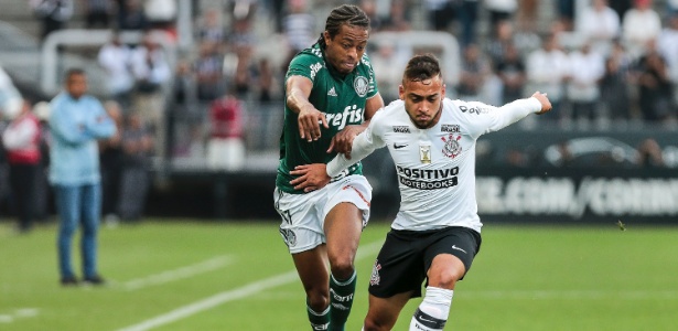 Dividida entre Maycon e Keno - Ale Cabral/AGIF - Ale Cabral/AGIF
