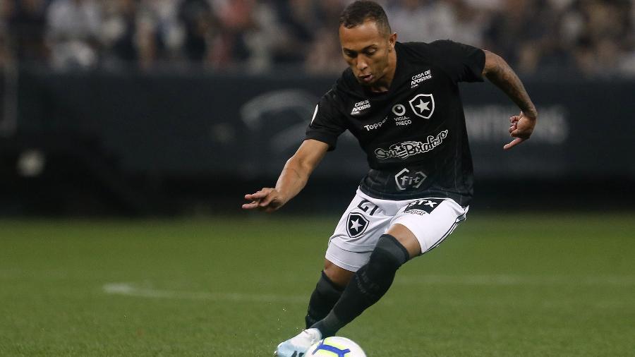 Lucas Campos chegou a virar "solução", mas deixou de ter oportunidades no Botafogo - VITOR SILVA/BOTAFOGO