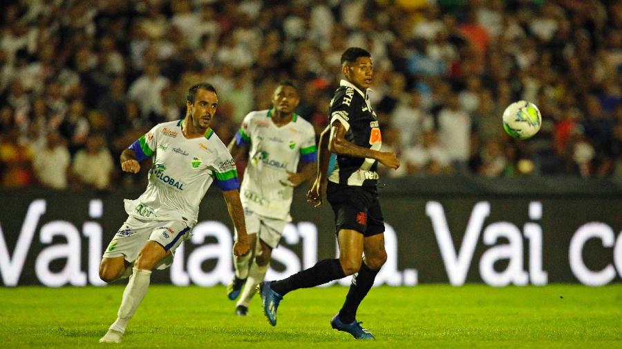 Marrony fez um gol contra e teve má atuação no empate do Vasco em 1 a 1 com o Altos pela Copa do Brasil - Rafael Ribeiro / Vasco