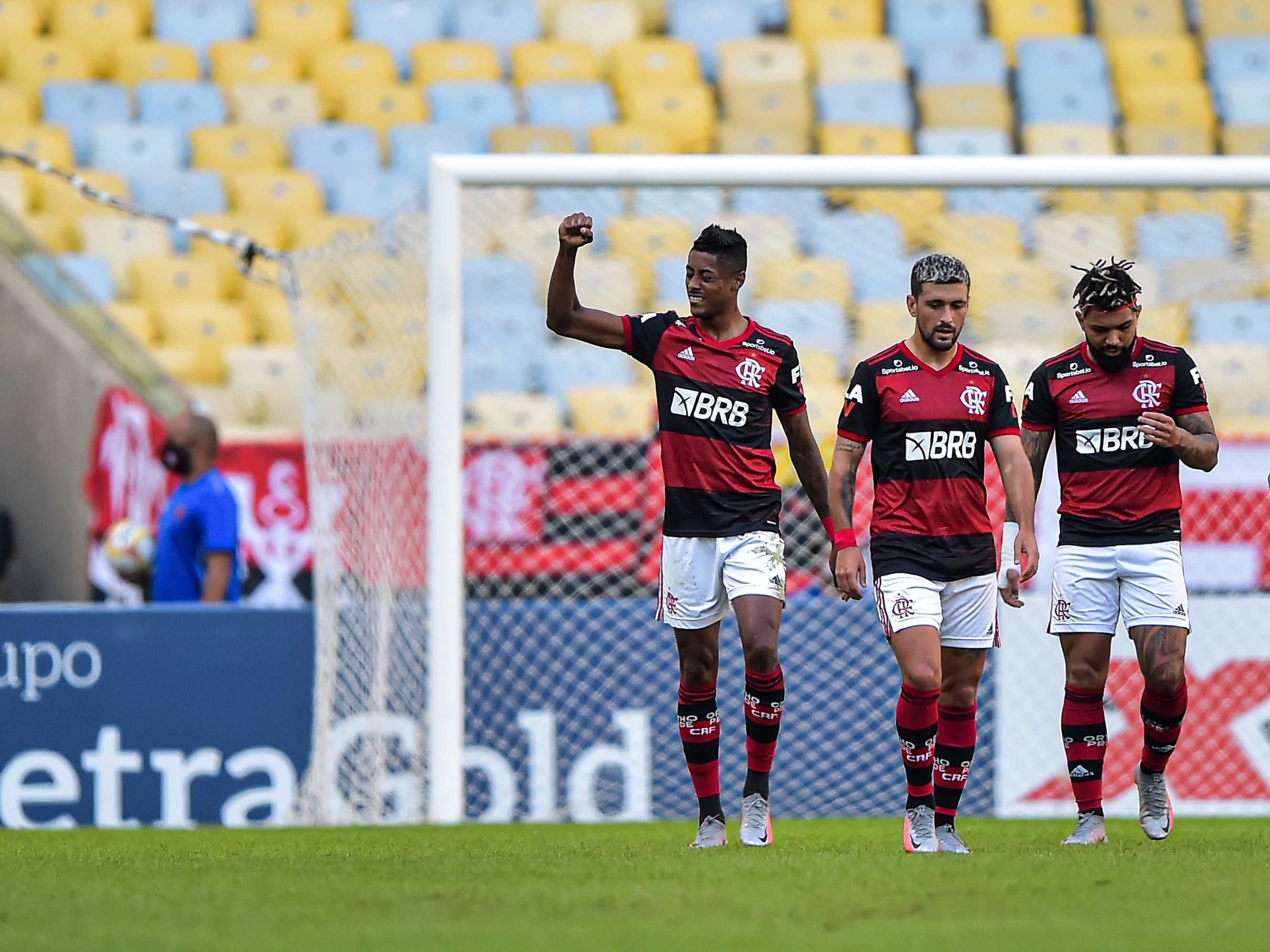 Transmissão de jogo do Flamengo no Carioca tem queda geral e vira motivo de  piadas; veja