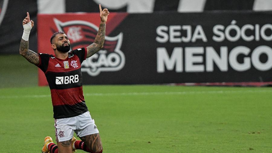 Gabigol, do Flamengo, aponta os indicadores para o céu após marcar contra o Vasco - Thiago Ribeiro/Thiago Ribeiro/AGIF