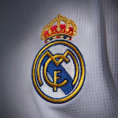 A camisa do Real Madrid ostentando a coroa - Visionhaus