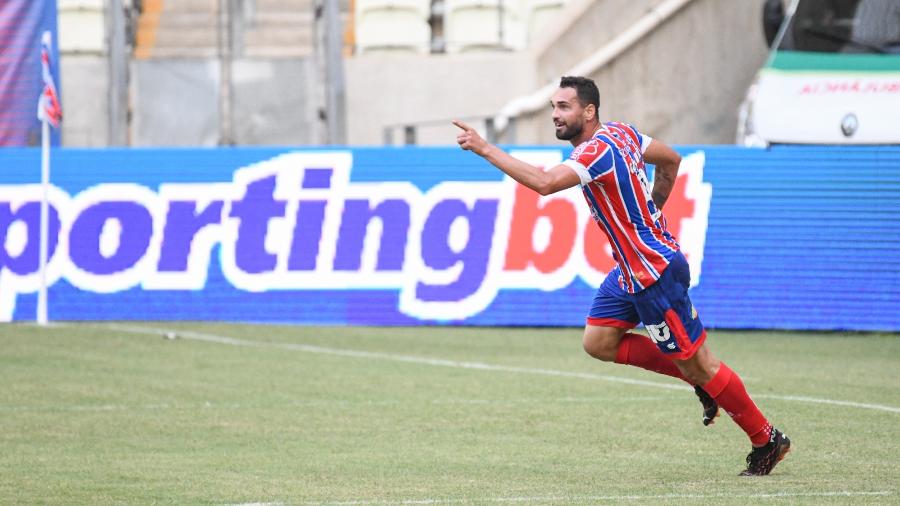 Gilberto celebra gol pelo Bahia no duelo com o Fortaleza - Kely Pereira/AGIF