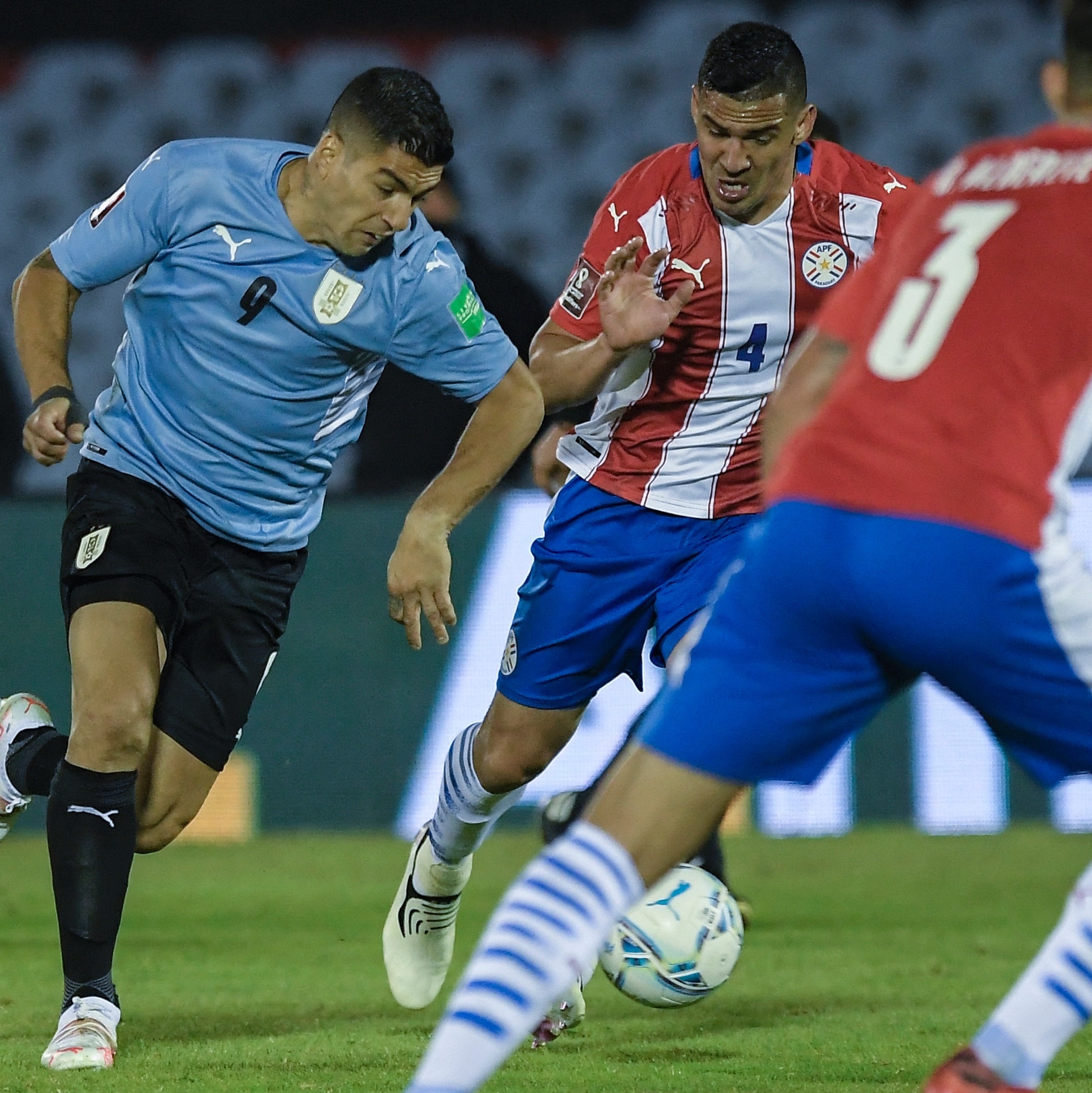 Uruguai goleia e entra no G4 das eliminatórias - CONMEBOL