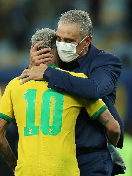 Tite e Neymar poderão fazer quatro jogos com a seleção em meados de 2022 - Alexandre Schneider/Getty Images