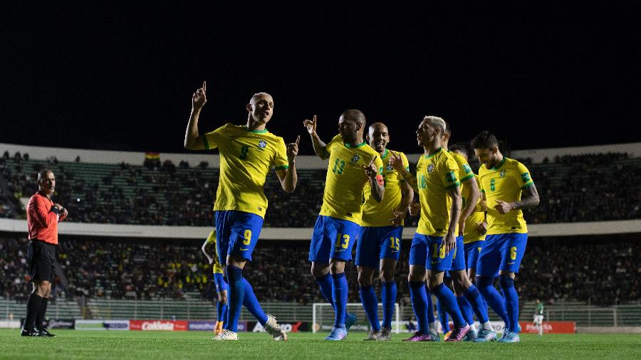 Jogadores da seleção brasileira comemoram gol de Richarlison contra a Bolívia pelas Eliminatórias Sul-Americanas - Lucas Figueiredo/CBF