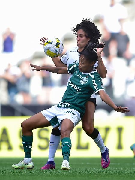 Corinthians bate Palmeiras em 1º jogo da semi do Brasileirão