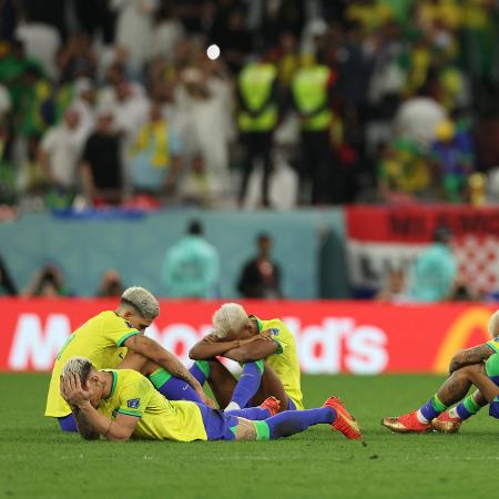 Jogadores do Brasil lamentam eliminação nos pênaltis para a Croácia - Adrian DENNIS / AFP