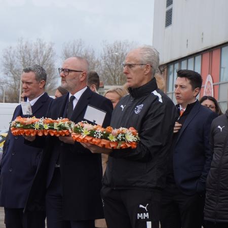 Blackpool homenageia torcedor que morreu em briga após jogo contra o Burnley na 2ª divisão da Inglaterra - Divulgação/Twitter