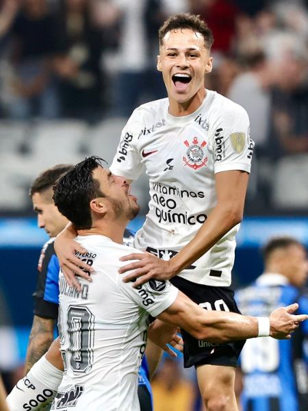 Matheus Araújo celebra gol marcado pelo Corinthians no duelo contra o Liverpool, válido pelo Grupo E da Libertadores - Marcello Zambrana/AGIF