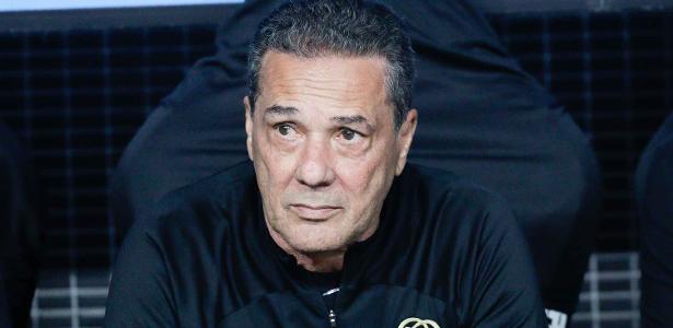 Vanderlei Luxemburgo, agora ex-técnico do Corinthians, durante jogo contra o Fortaleza