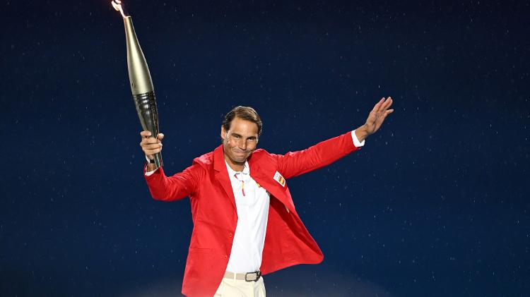 Nadal com a tocha na cerimônia de abertura dos Jogos Olímpicos Paris 2024