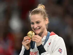 Ouro nas Olimpíadas, ginasta britânica sonha em se apresentar no circo