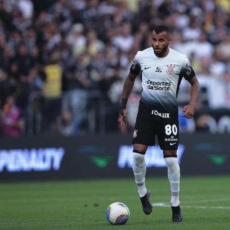 Alex Santana, do Corinthians, durante partida contra o Juventude