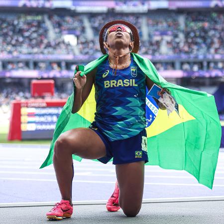 A para-atleta Antônia Keyla, medalhista de bronze nos 1500m T20, nas Paralimpíadas 2024. 