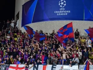 Barcelona é punido por faixa de cunho nazista exibida pela torcida na Champions