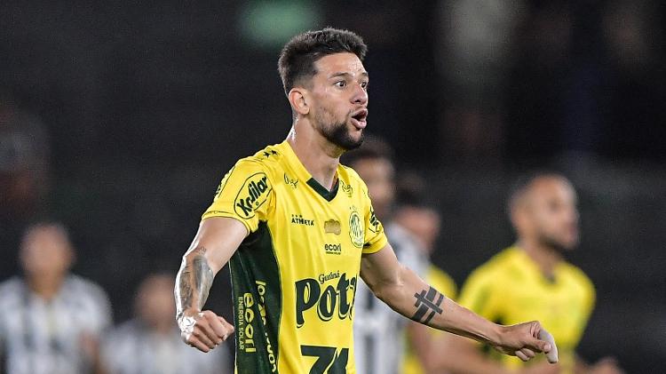 Jemmes viert doelpunt in wedstrijd Botafogo x Mirassol, Brasileirão