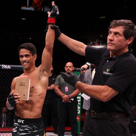 Jafel Filho após vitória sobre Clayton Carpenter no UFC Rio Jafel Filho após vitória sobre Clayton Carpenter no UFC Rio