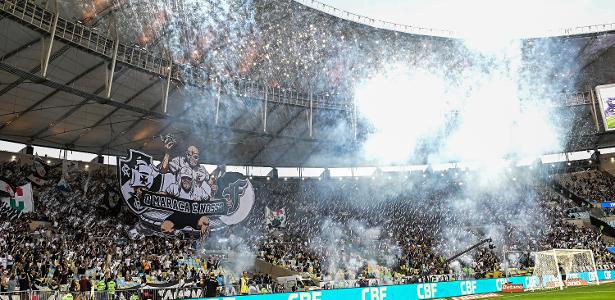 Mauro Cezar: Em recuperação judicial, Vasco segue contratando sem parar