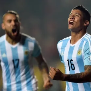 Rojo comemora gol da Argentina contra o Paraguai na Copa América - AFP PHOTO / YURI CORTEZ