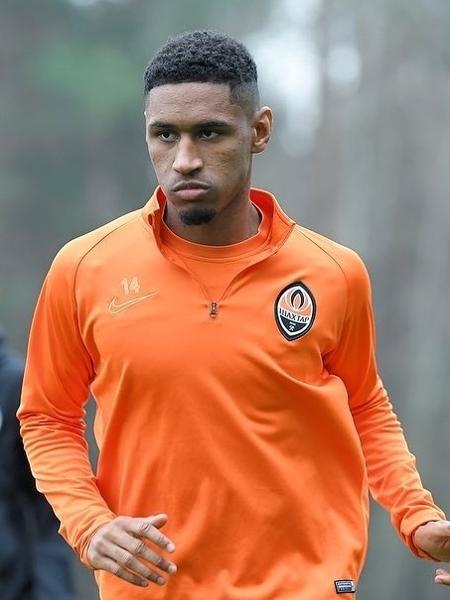 Tetê durante treino no Shakhtar Donetsk - Divulgação