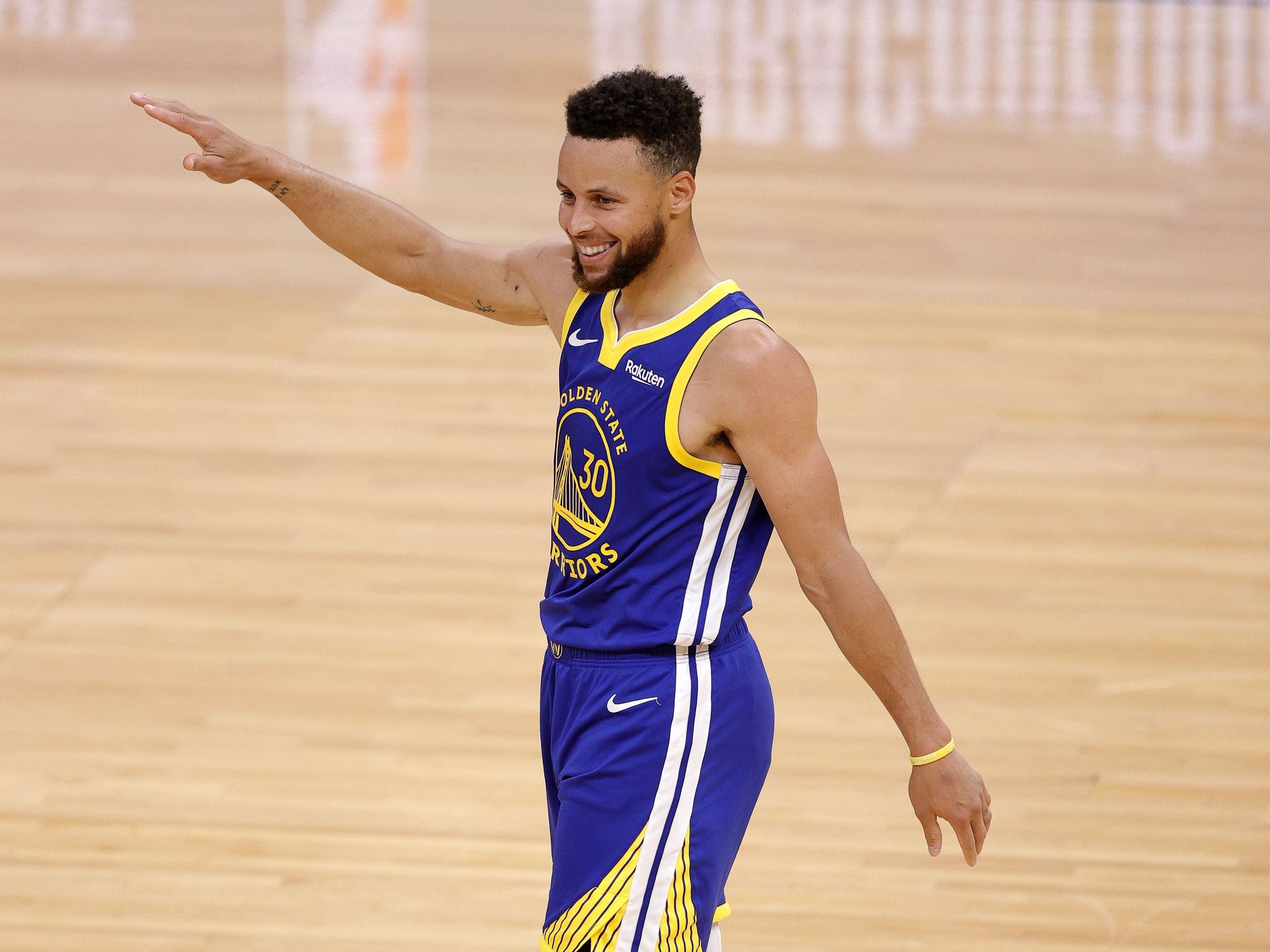 Astro da NBA, Curry dará aulas on-line de basquete para jovens - 16/11/17 -  ESPORTES - Jornal Cruzeiro do Sul