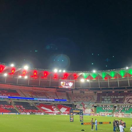 Mosaico das torcidas do Flamengo e Fluminense no Estádio Maracanã antes de partida pelo campeonato Carioca 2021 - Caio Blois/UOL
