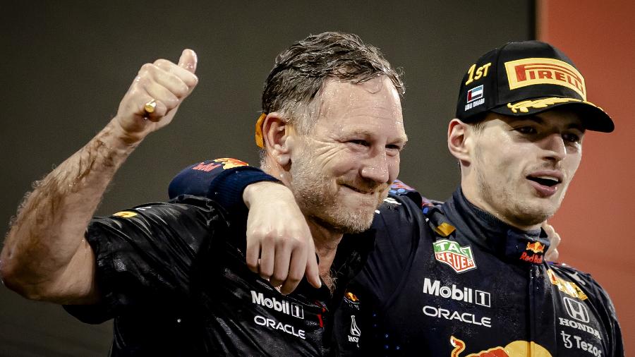 Christian Horner e Max Verstappen, da Red Bull Racing, celebram título mundial de pilotos em 2021 - ANP Sport via Getty Images