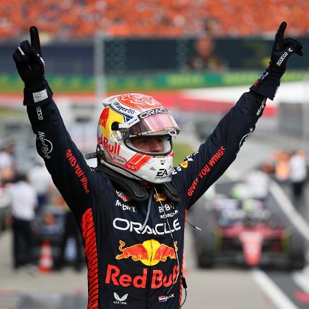 O holandês Max Verstappen comemora, na Áustria, sua 42ª vitória na F1 - Peter Fox/Getty Images