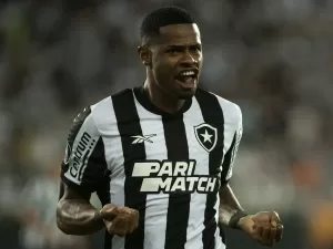 Botafogo atropela com show de Jr. Santos e pega Bragantino na Libertadores