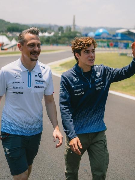 Franco Colapinto anda na pista de Interlagos e acena a torcedores