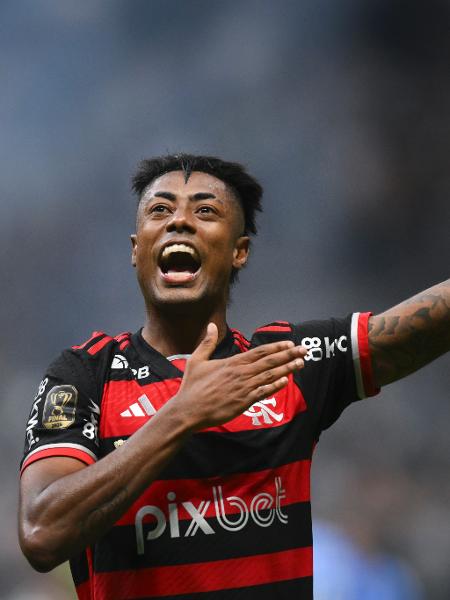 Bruno Henrique comemora título do Flamengo na Copa do Brasil contra o Atlético-MG