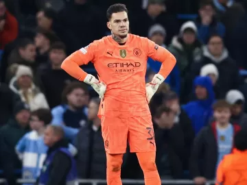 City abre 3 a 0, mas leva empate do Feyenoord com duas falhas de Ederson