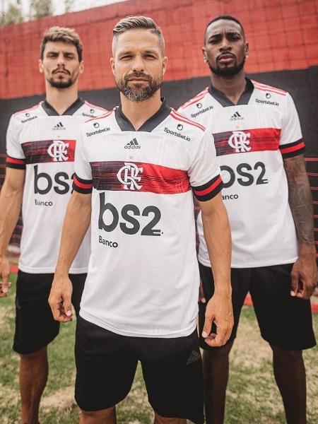 Rodrigo Caio, Diego e Gerson com a nova camisa 2 do Flamengo da temporada 2020 - Reprodução