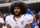 Quatro anos após protestos, Colin Kaepernick segue sem vaga na NFL - Michael Zagaris/San Francisco 49ers/Getty Images