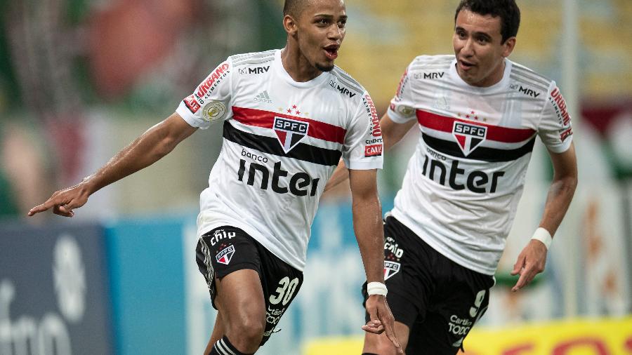 Brenner, do São Paulo, comemora seu gol diante do Fluminense pelo Brasileirão - Jorge Rodrigues/AGIF