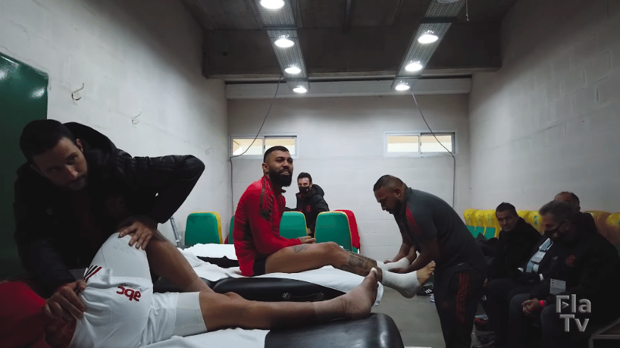 Gabigol durante os bastidores de Flamengo e Defensa y Justicia - Youtube